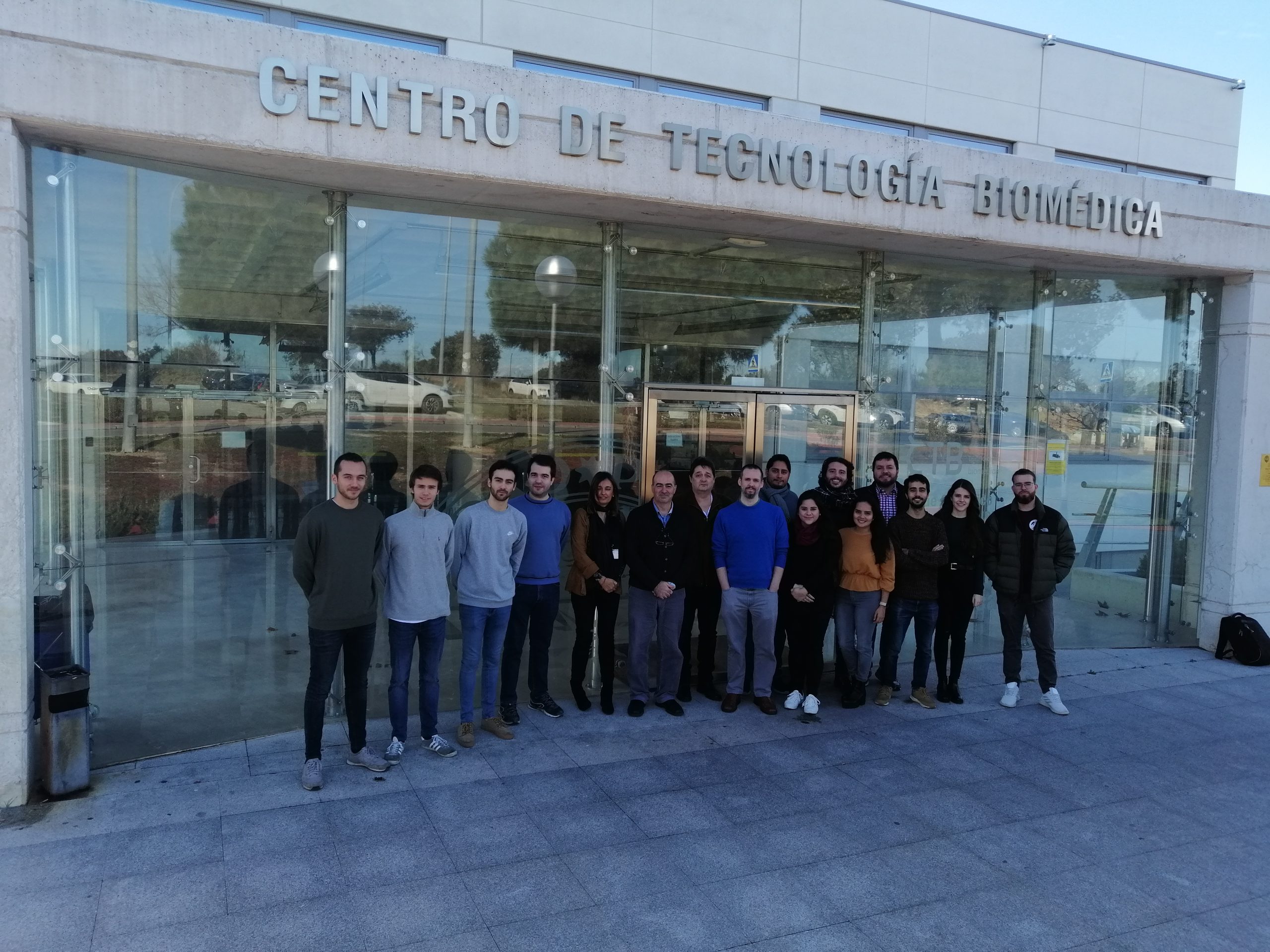 Foto grupal del personal del laboratorio